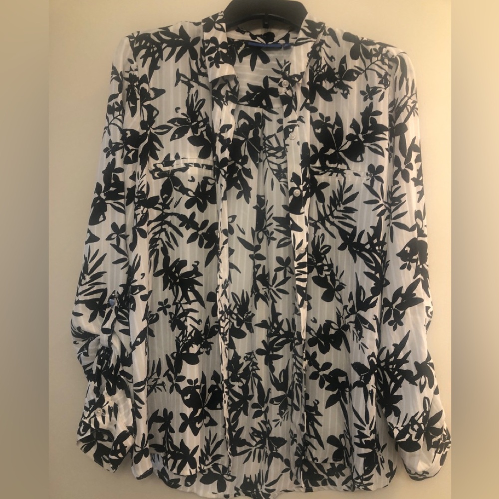 Apt. 9 Black and White Floral Button Down Blouse
